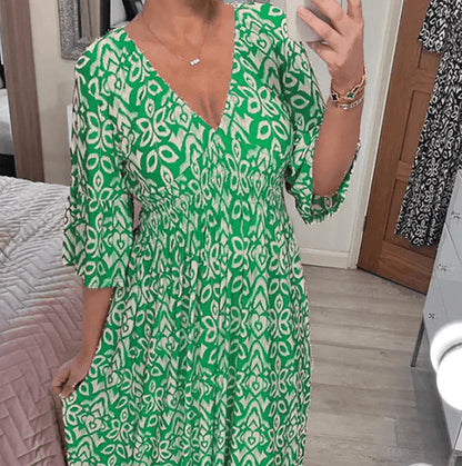 Robe fleurie à col en V