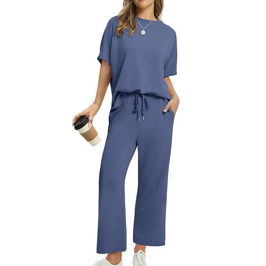 Ensemble femme composé d'un haut à manches courtes décontracté et d'un pantalon à chevilles